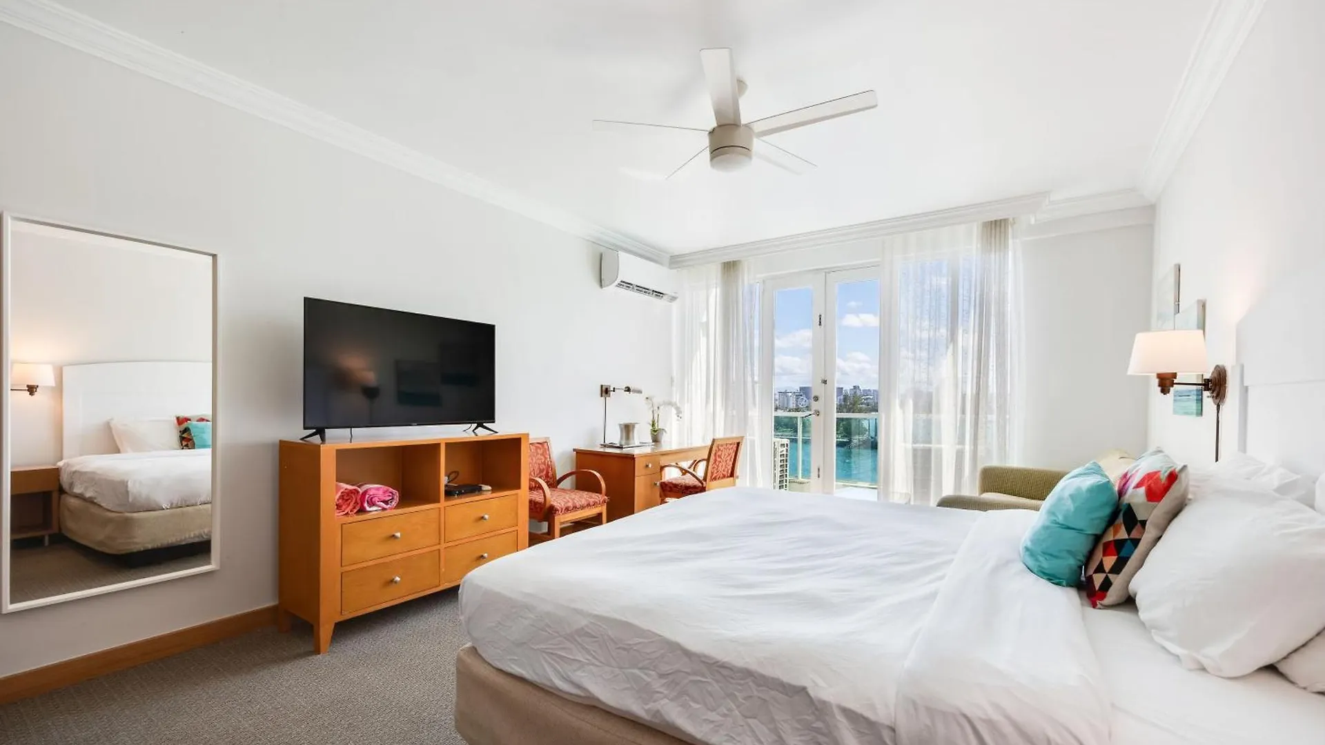 Balcony With Beach Views Pool In Condado San Juan